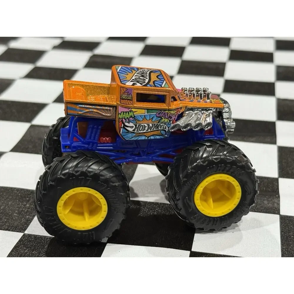 Hot Wheels Monster Trucks BONE SHAKER 1:64 Comic Book Crashers 2022 Loose - Picture 3 of 6